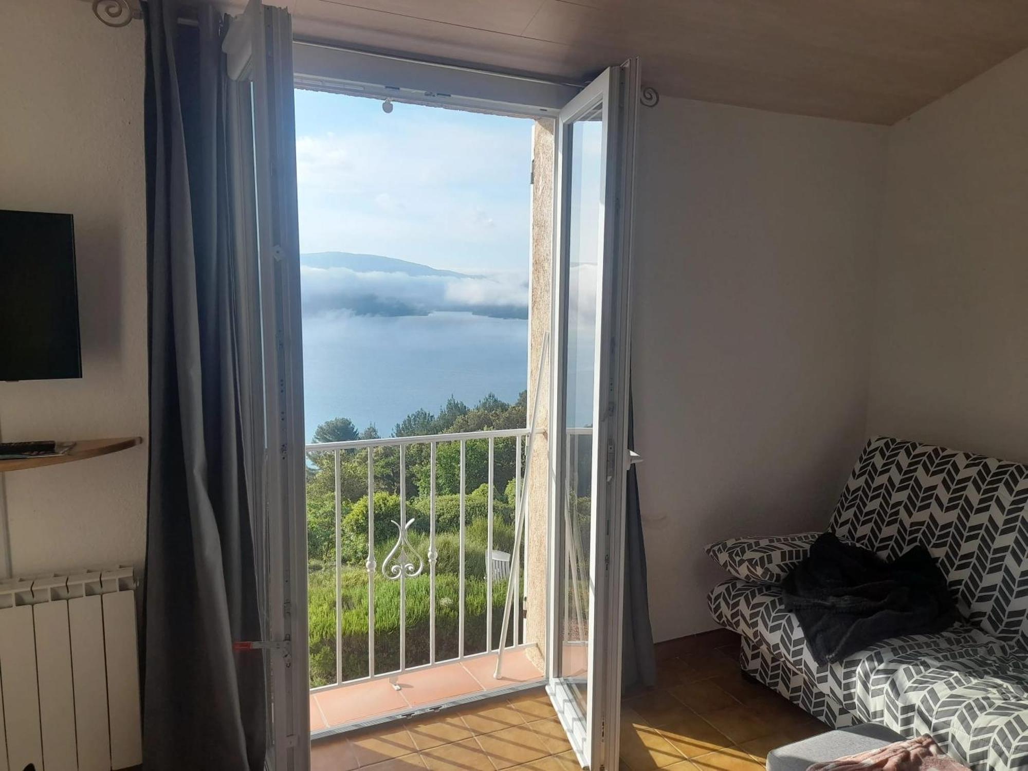 Avec Vue Sur Le A Croix Du Verdon 44 M² Terrasse Appartement